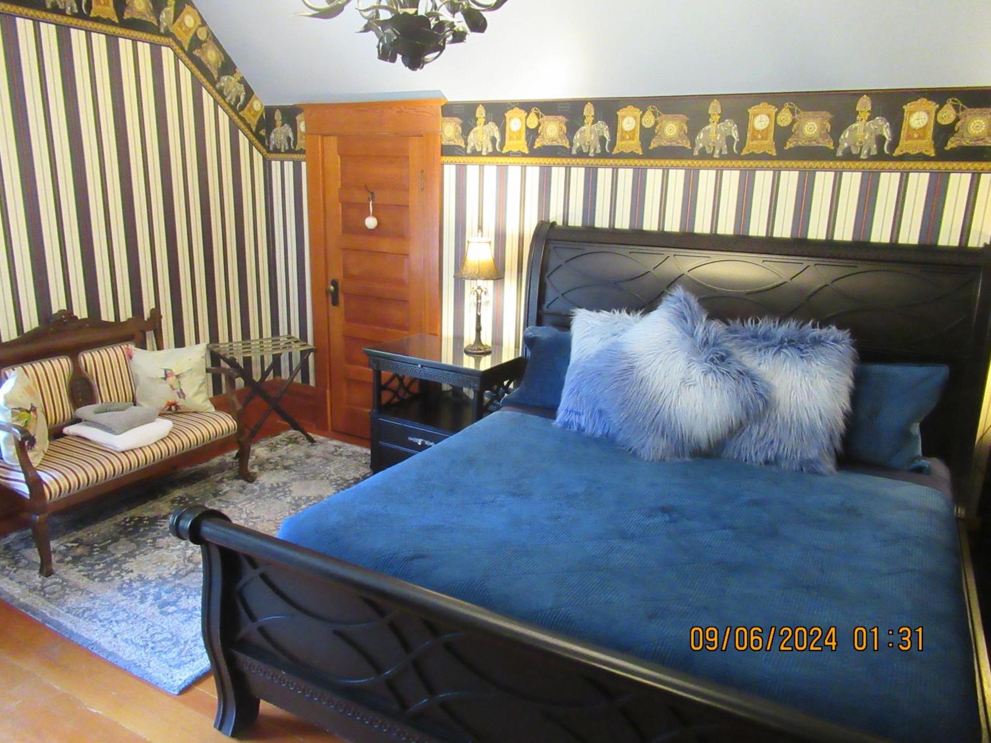Hummingbird Gardens B&B เลดีสมิธ ภายนอก รูปภาพ